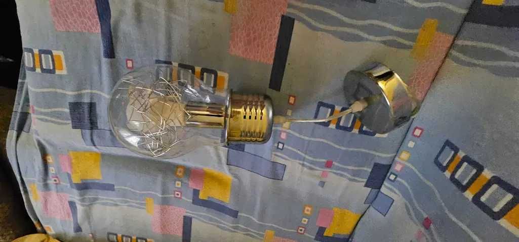 lustra ornamentala in forma de bec