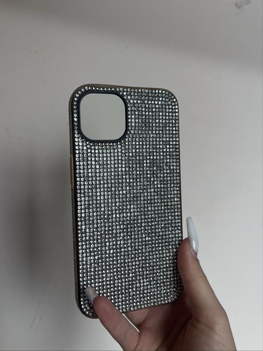 Калъфи за iPhone 13