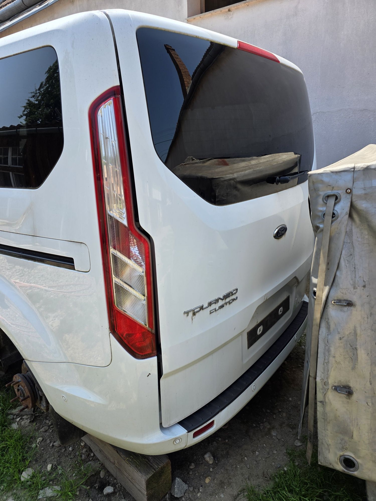 Dezmembrez ford transit custom