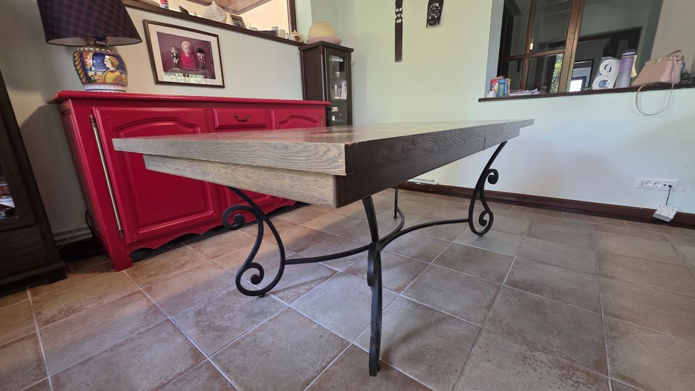 Masa extensibila lemn masiv cu baza din fier forjat