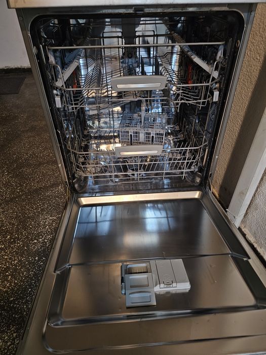Masina de spalat vase HOTPOINT ARISTON ca noua