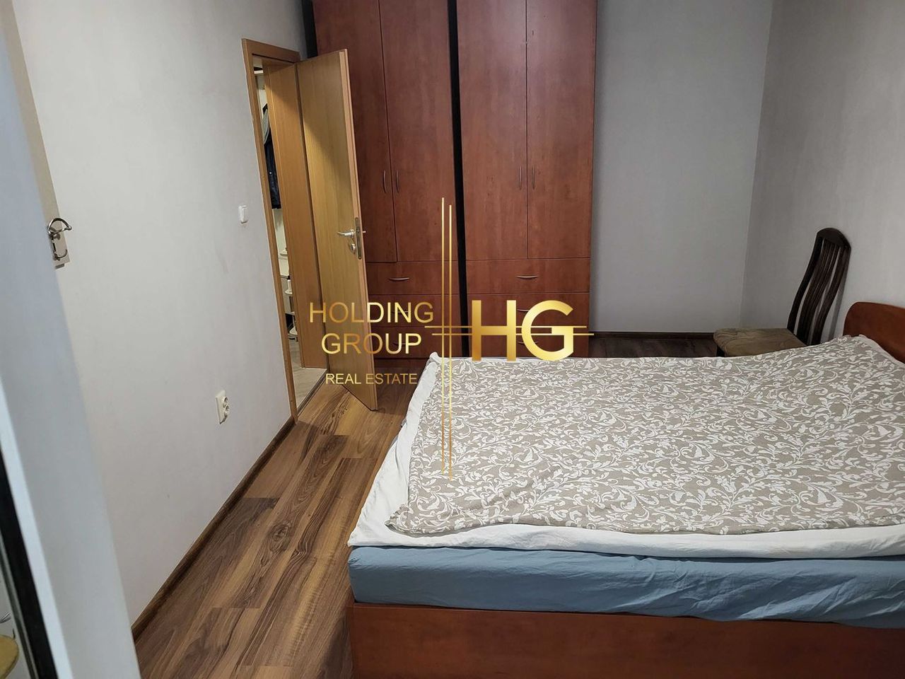 Продава се Тристаен апартамент в Варна, ВИНС - 89 кв.м за 2012 €/кв.м - Снимка #3