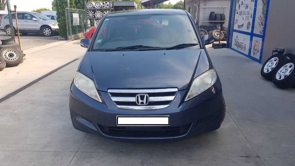 Honda FR-V на части