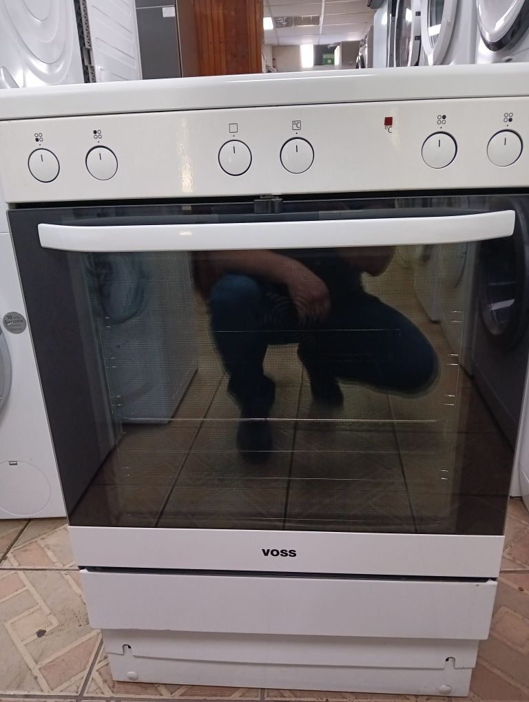 Свободно стояща печка с керамичен плот Voss 2 години Гаранция!