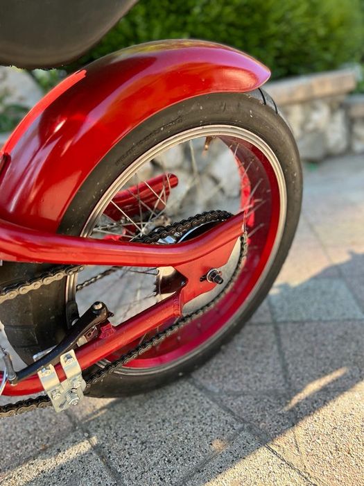 Vând bicicleta cu motor