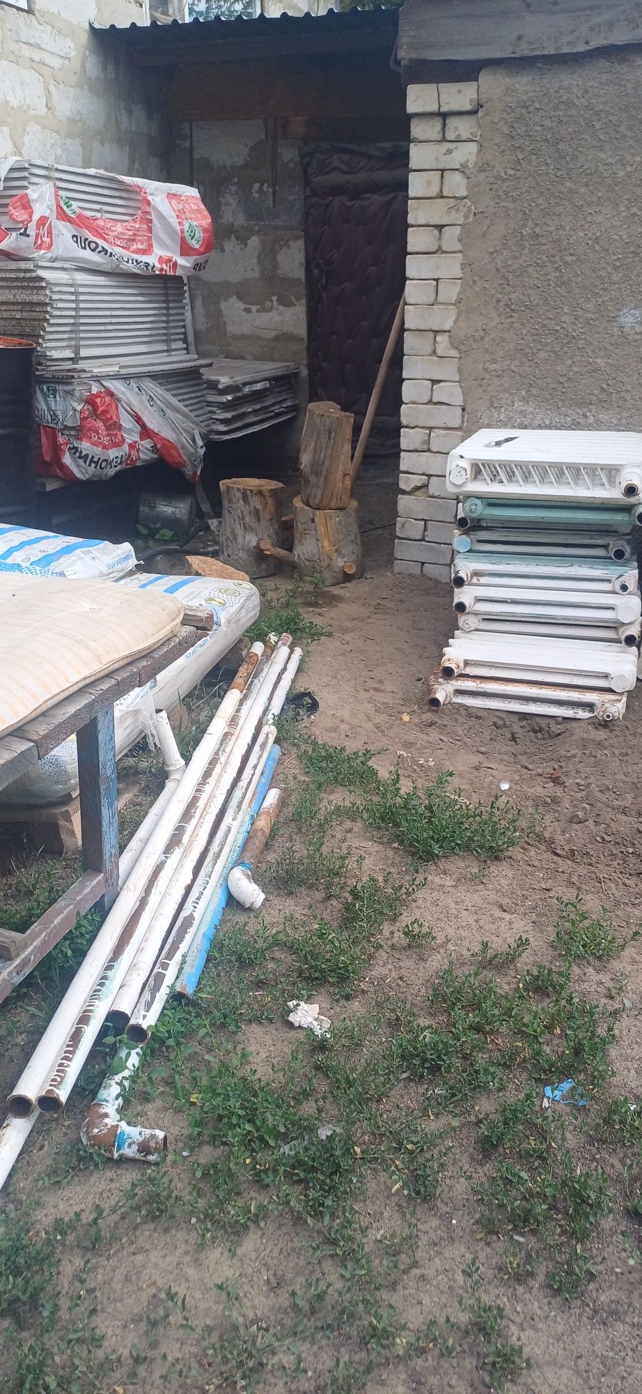 Продам чугунные батареи 1500 тенге и трубы