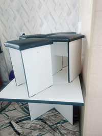 Белая шкаф (полочная), стол и 4 стулчики( белые)