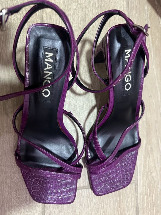 Продам женские босоножки Mango