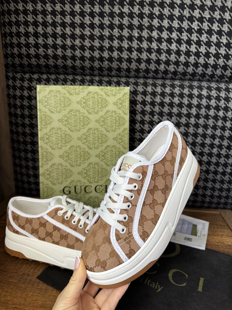 Дамски кецове Gucci