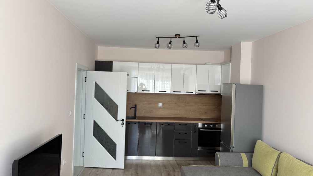 Дава под наем 2-стаен чисто нов апеарамент