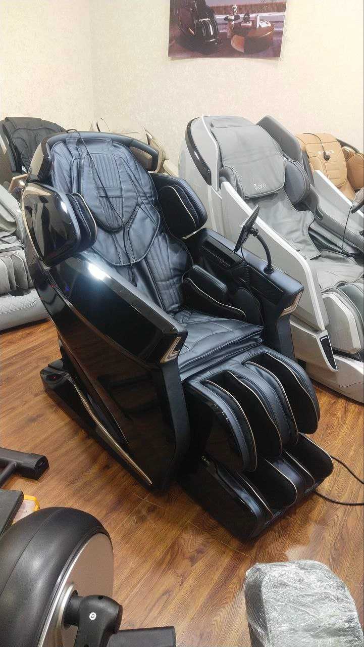 Массажное кресло с настройкой массажа для разных зон тела.