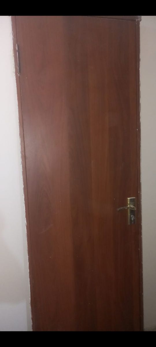 Продам б/у межкомнатные двери.