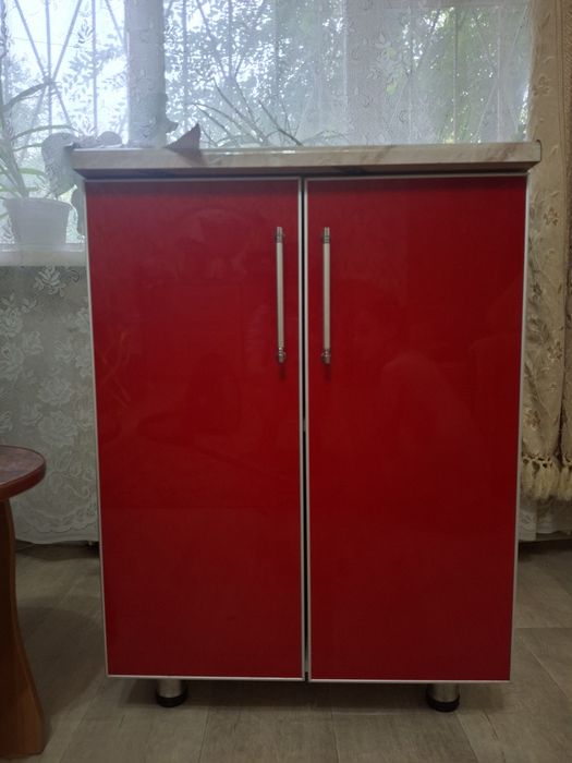 Стол с полками от кухонного гарнитура