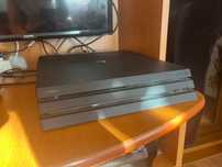 Vând PS4 pro 1 TB, cu 3  controlere ,statie de încărcare pentru manete