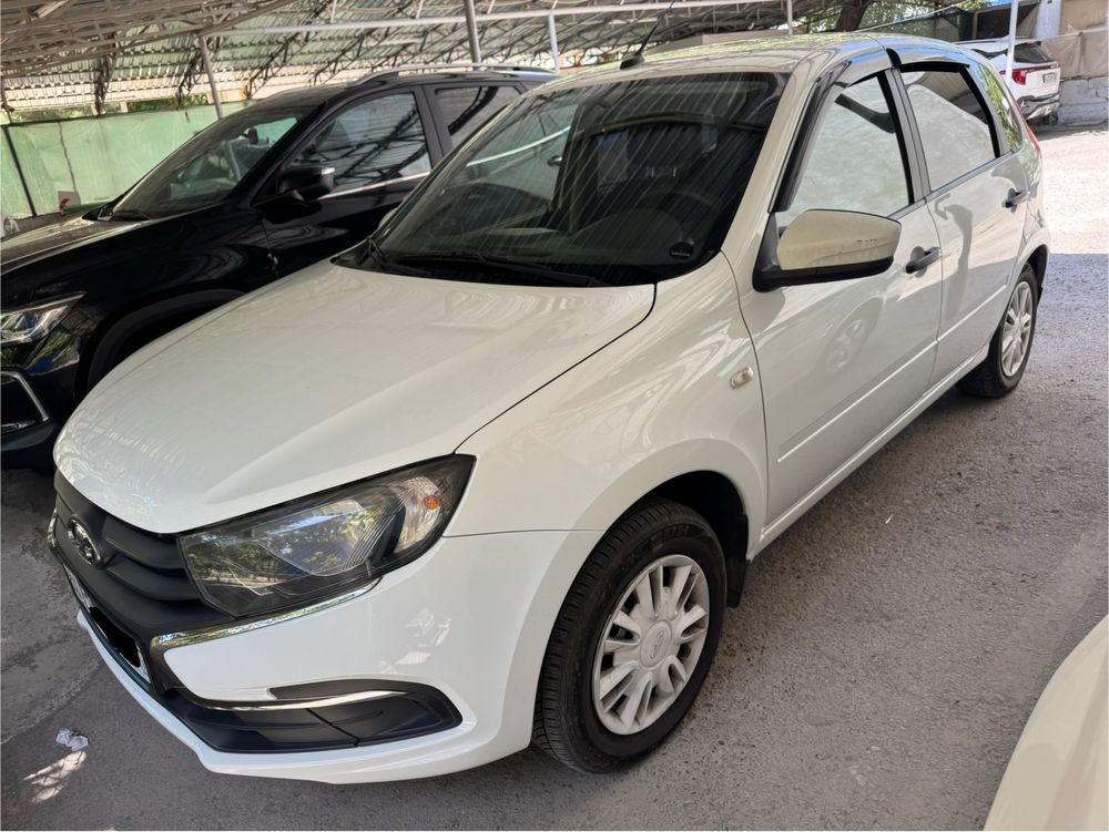 Lada Granta 2019год не бита, не крашенна