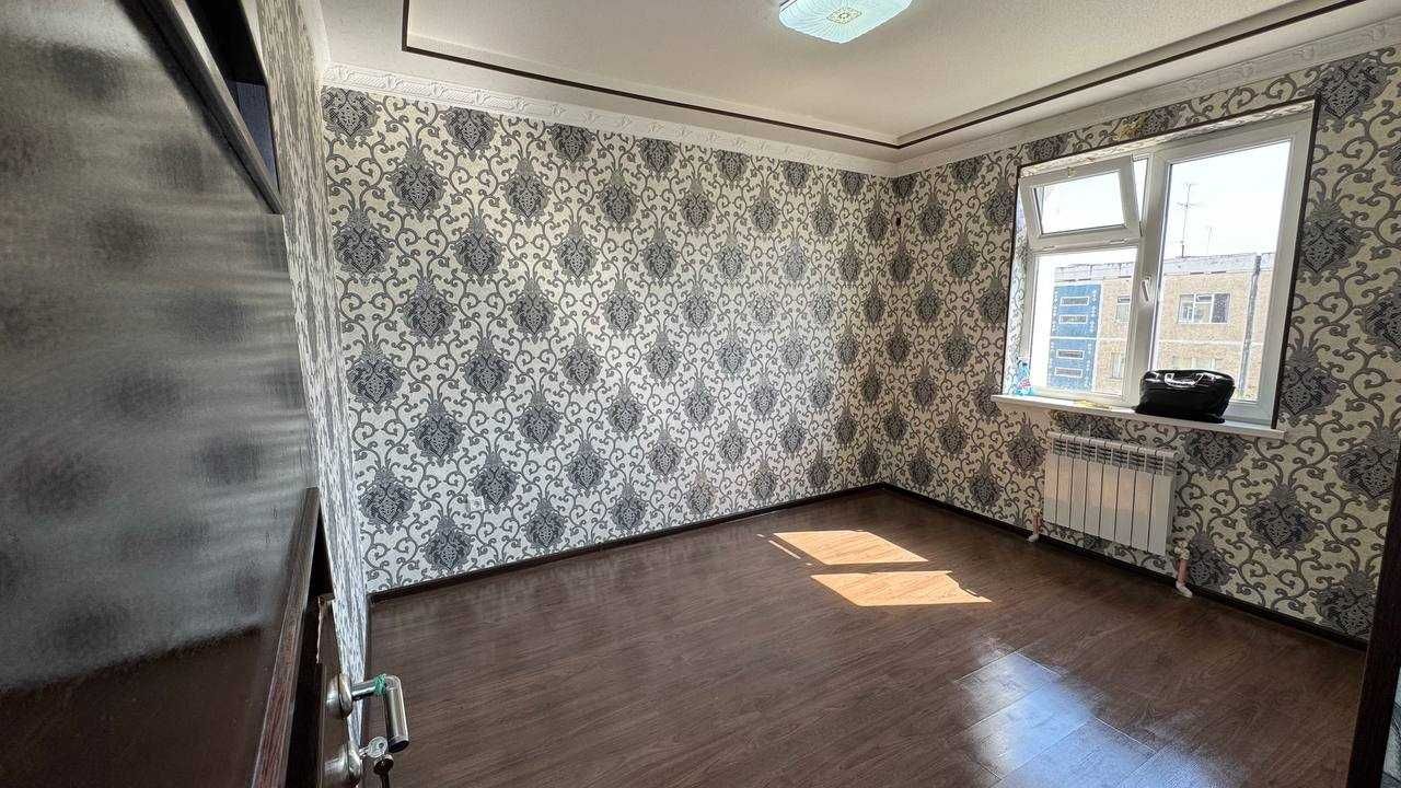 Заканал 8-мактаб 3 хонали квартира сотилади.ID: 1273