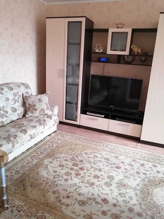 Меблированная (с техникой) 2-ух комнатная квартира в центре города