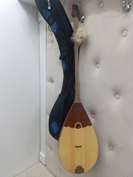 Домбра профессиональная