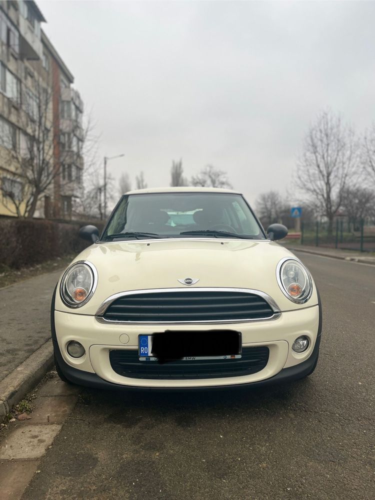 Mini Cooper One 2012