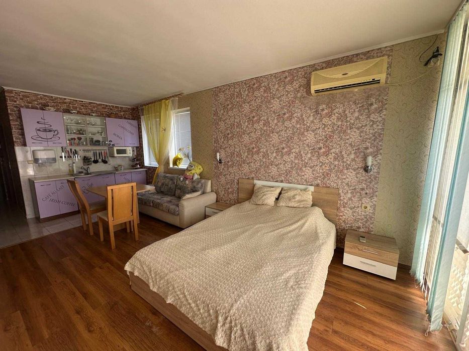 Просторен едностаен апартамент в к-с „Семирамида“