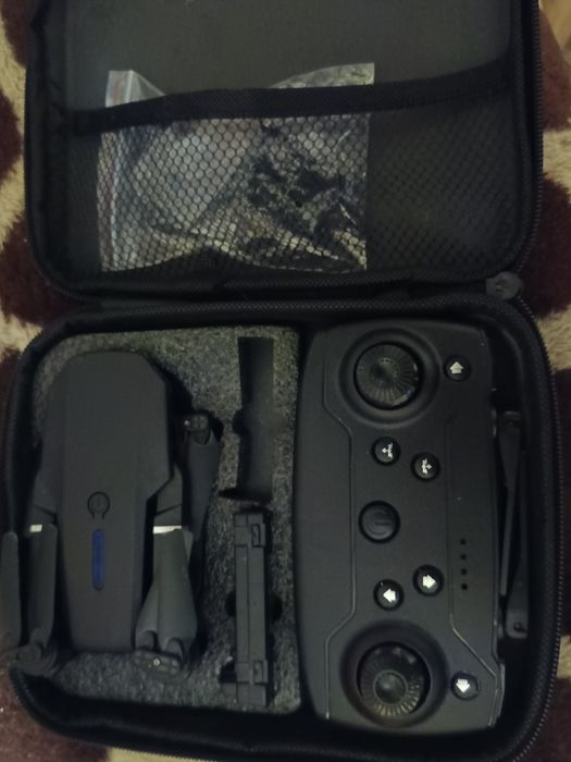 Dronă E88 -2 camere și geantă