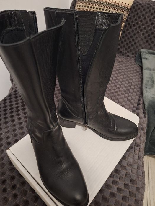 Vand cizme de piele marimea 39