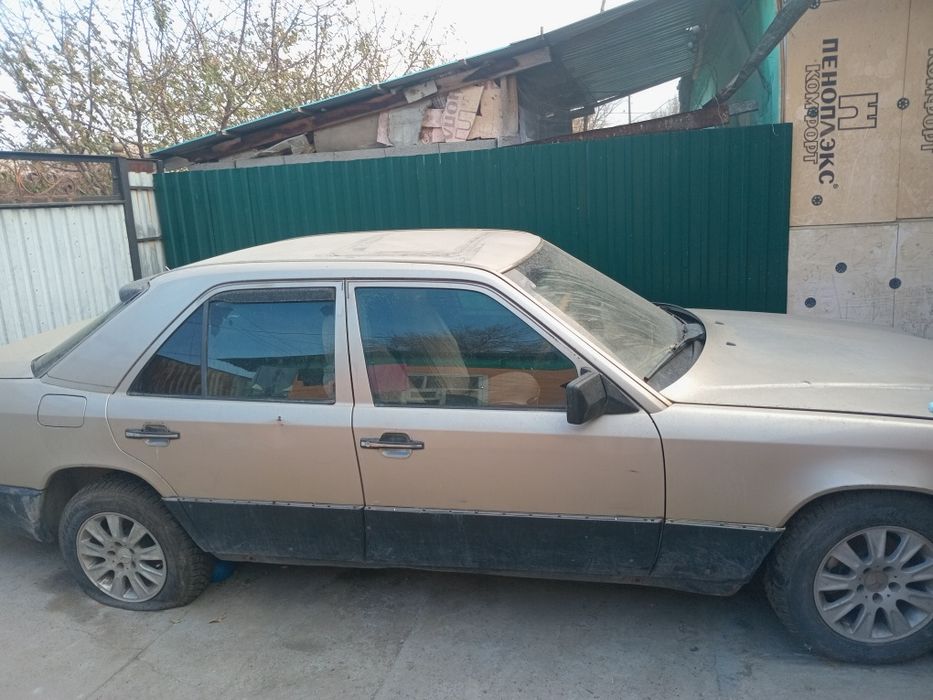 Мерс сатылады.Обьем 2.8