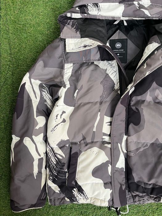 Мъжко пухено яке : Canada Goose - Macmillan Camouflage L