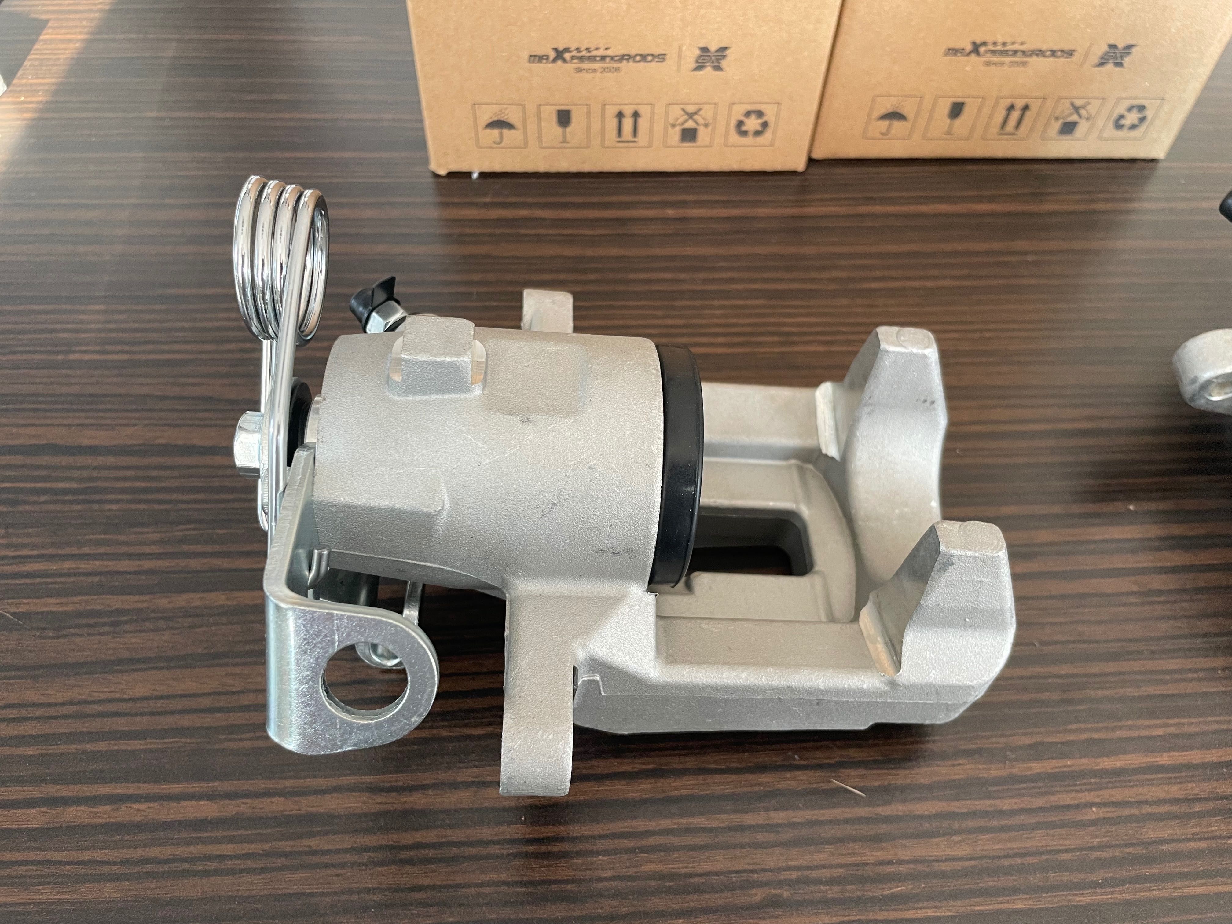 НОВИ Задни спирачни апарати Audi A3 Golf 4 Seat Leon Skoda Octavia