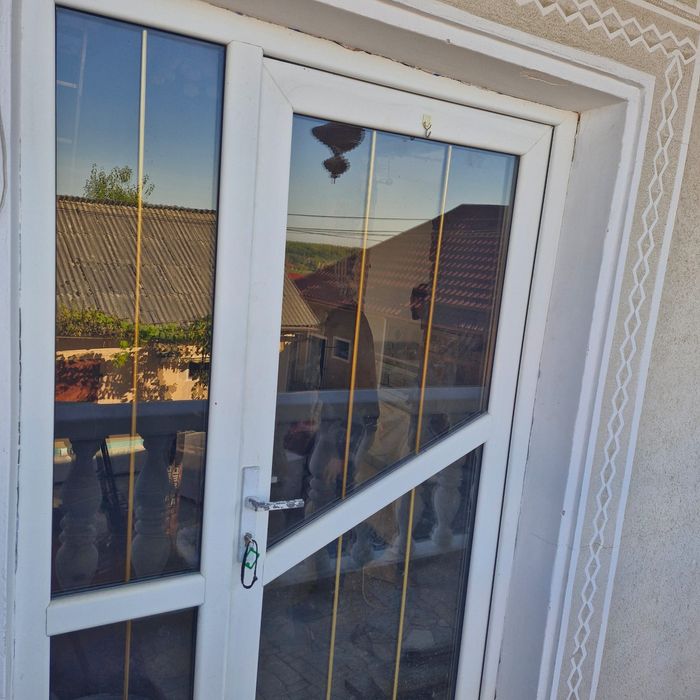 Ușa din termopan de exterior