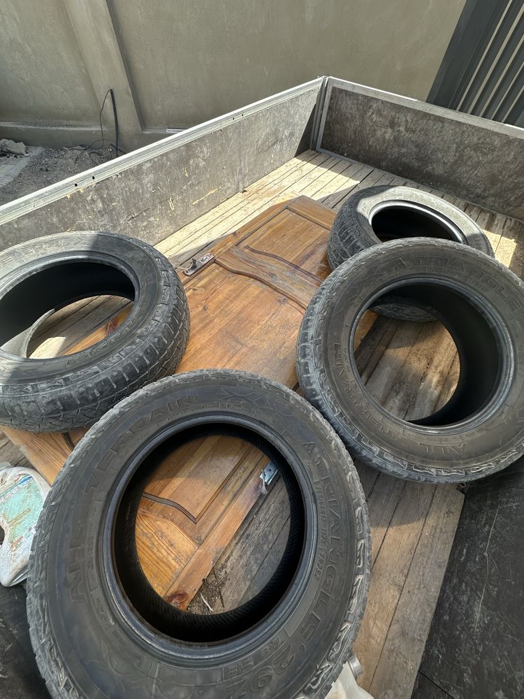 Шины TRIANGLE 265/65R17 б/у