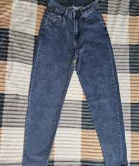 Продам джинсы почти новые МОМ