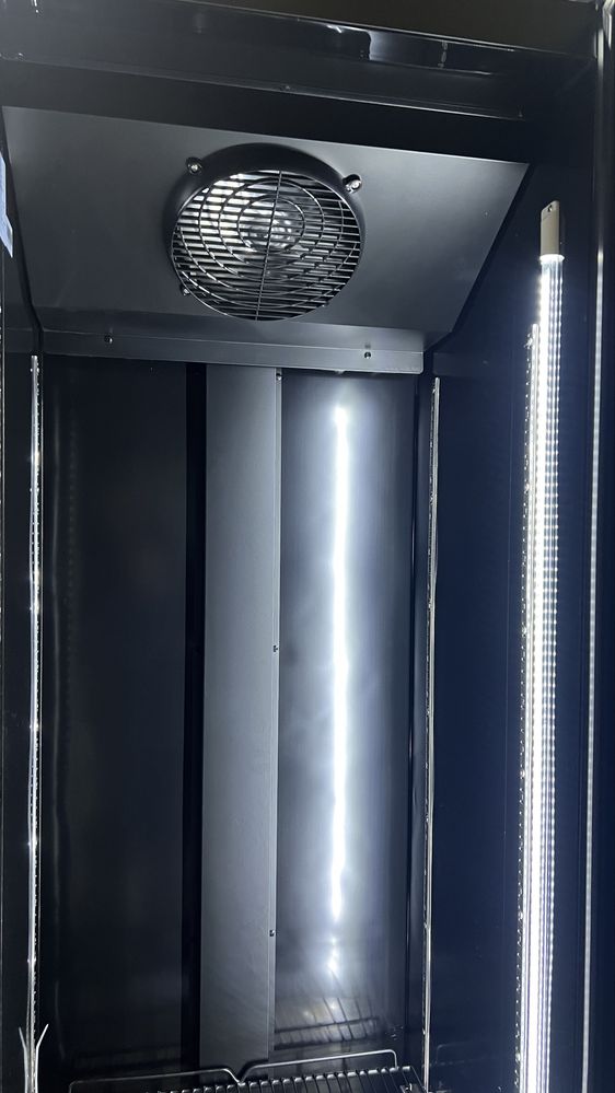 Vitrina frigorifica verticala pentru racoritoare 200cm