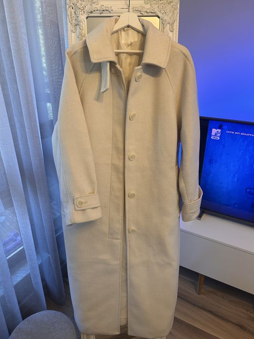 Зимно палто на марката Mango и H&M