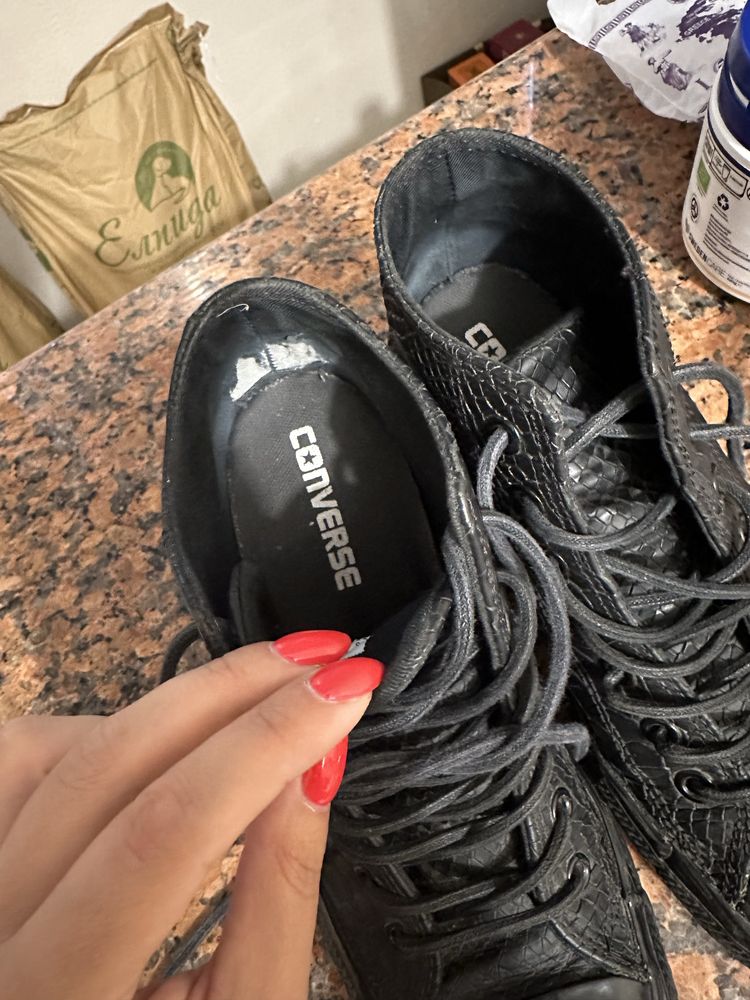 Обувки Armani, Michael kors, Converse