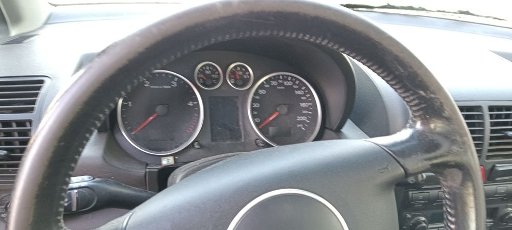 Продавам Audi A2, 1.4 tdi - на части!