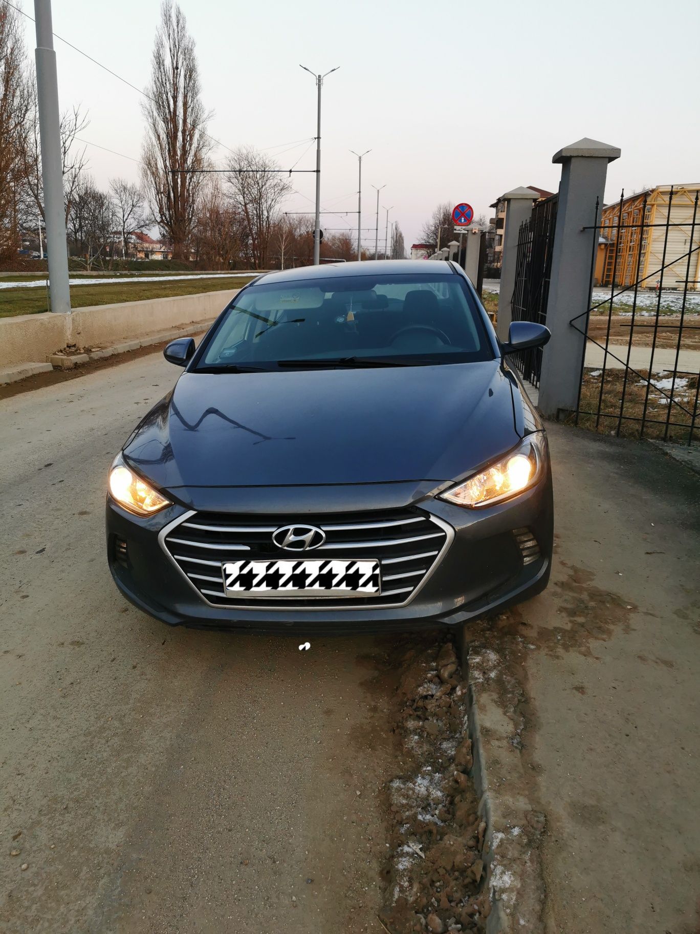 Vand urgent Hyundai elantra 2017 usor negociabil