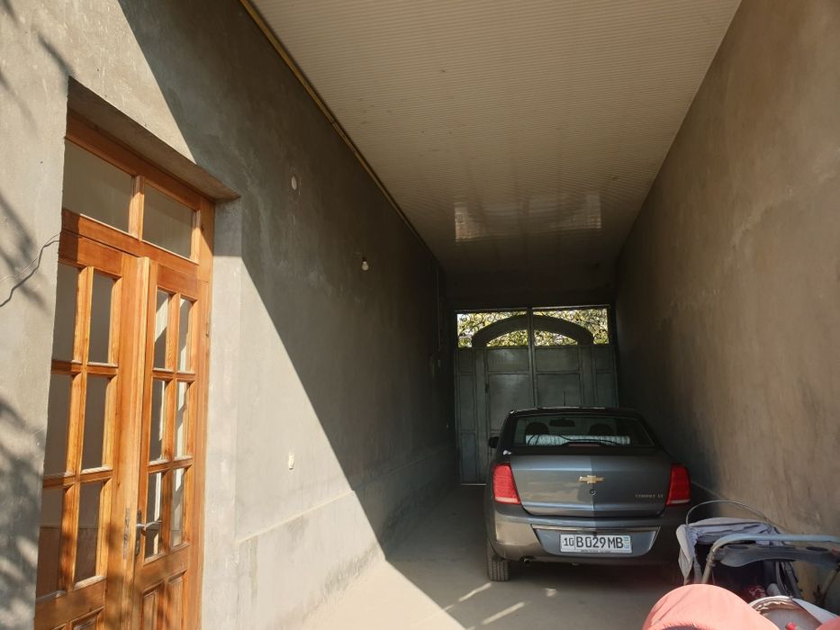 Uy sotiladi ToshMi postidan 3 km