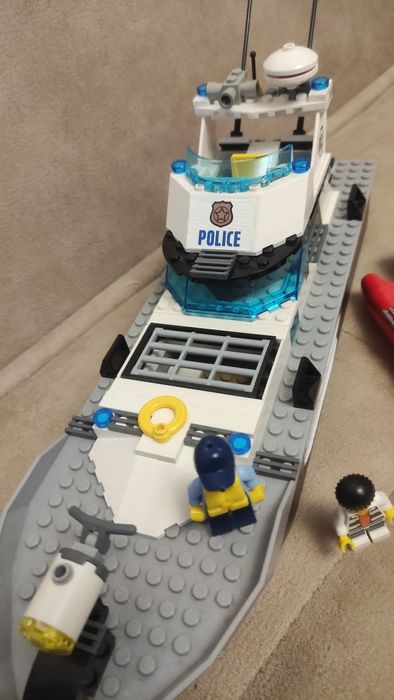 LEGO City 60129 - Полицейска патрулна моторница