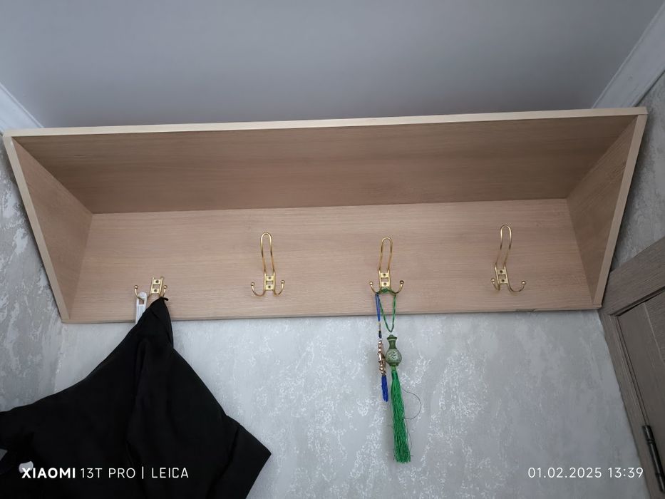 Продам навесную вешалку