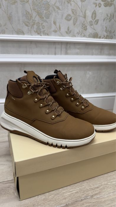 Продам кроссовки Geox