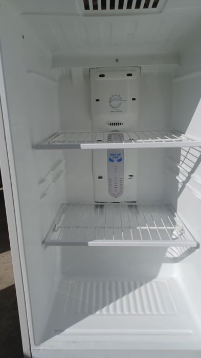 Халадильник LG AIR NOFROST ВОЗДУШНЫЙ 2х камерный в отличном состояние