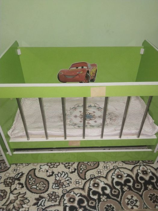 Bolalar mebeli sotiladi.