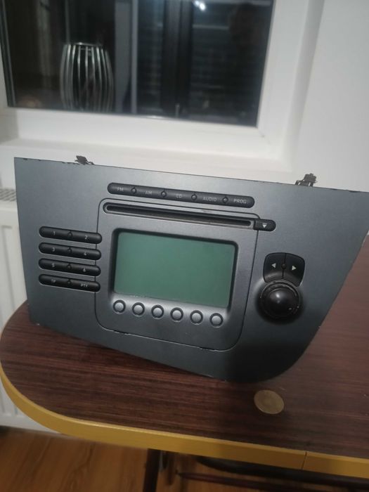 Radio cd seat leon si panou climatic in stare buna de funcționare