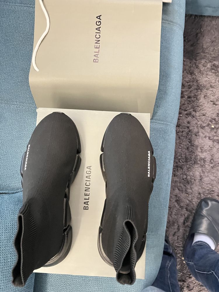 BALENCIAGA обувки.Нови,кутия,етикети,всичко от до.42ри номер.