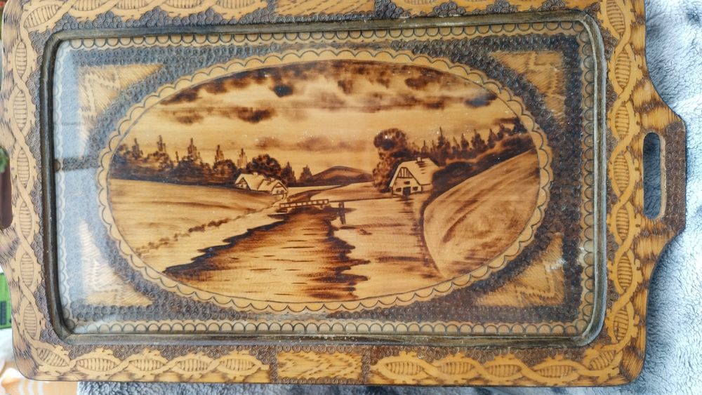 Изящен пирографиран поднос