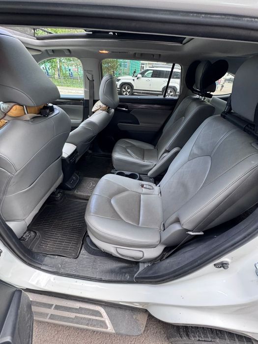 Обмен капитанских кресел на диван в Тойота Хайландер