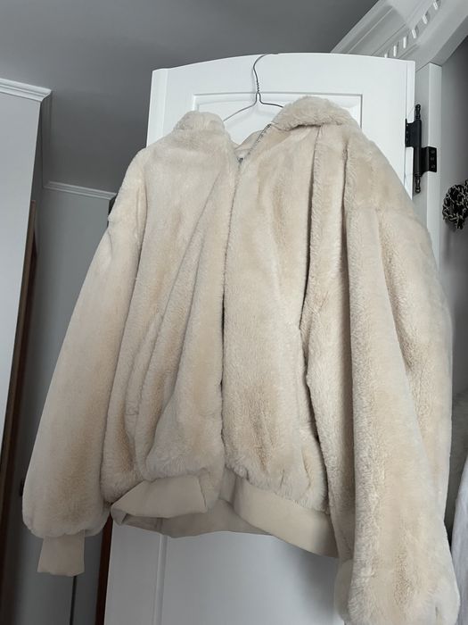 geaca blana zara cu doua fete