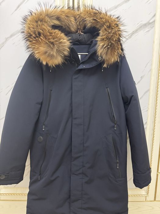 Куртка новая, темно-синяя с капюшоном  от фирмы Tony wolf.