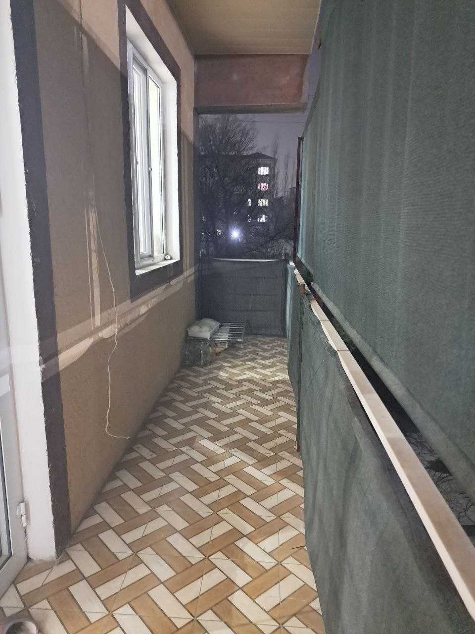 Нурхонда 2каватда 3хонали 81м2 янги балконли квартира сотилади.49500уе